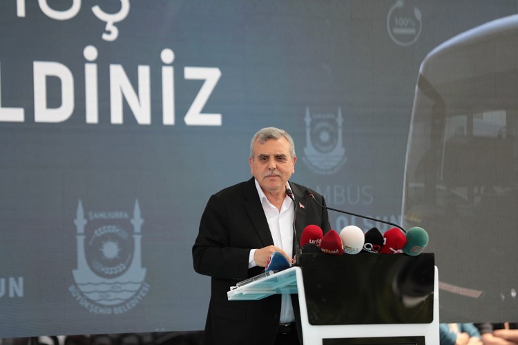 BAŞKAN BEYAZGÜL’DEN ŞANLIURFA’YA MÜJDE: “TRAMBÜSLER 1 YIL ÜCRETSİZ”