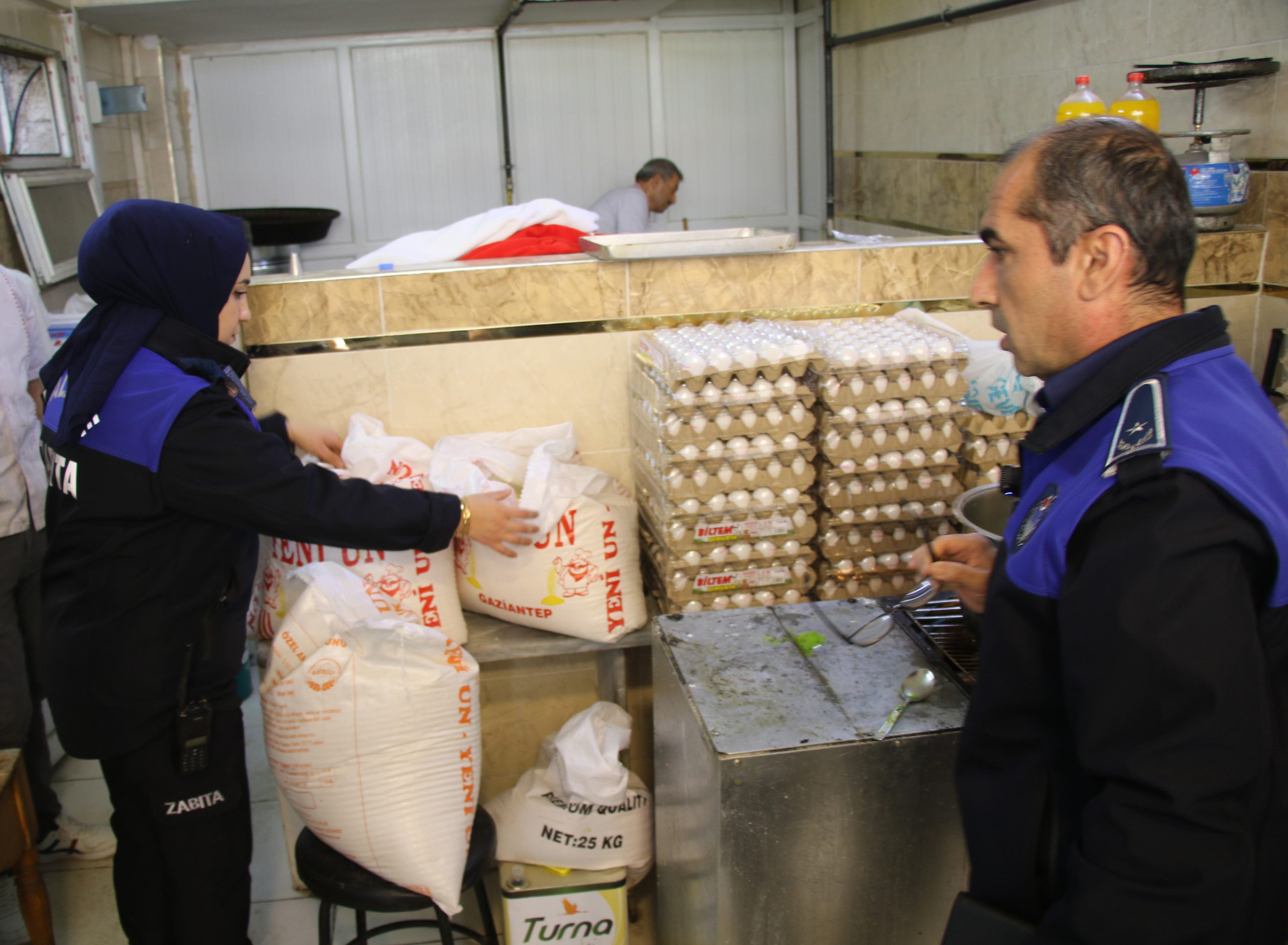 HALİLİYE BELEDİYESİ’NDEN TATLICILARA RAMAZAN DENETİMİ