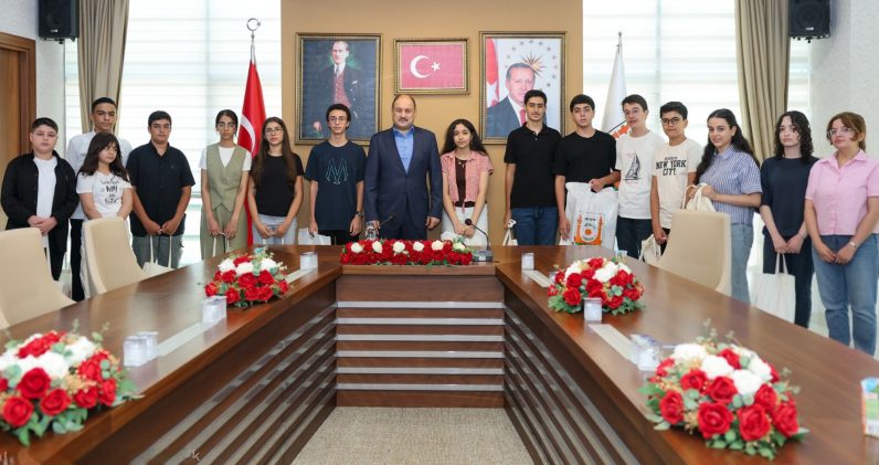 BAŞKAN GÜLPINAR: “ŞANLIURFA, BAŞARILI GENÇLERİYLE ANILSIN İSTİYORUZ”