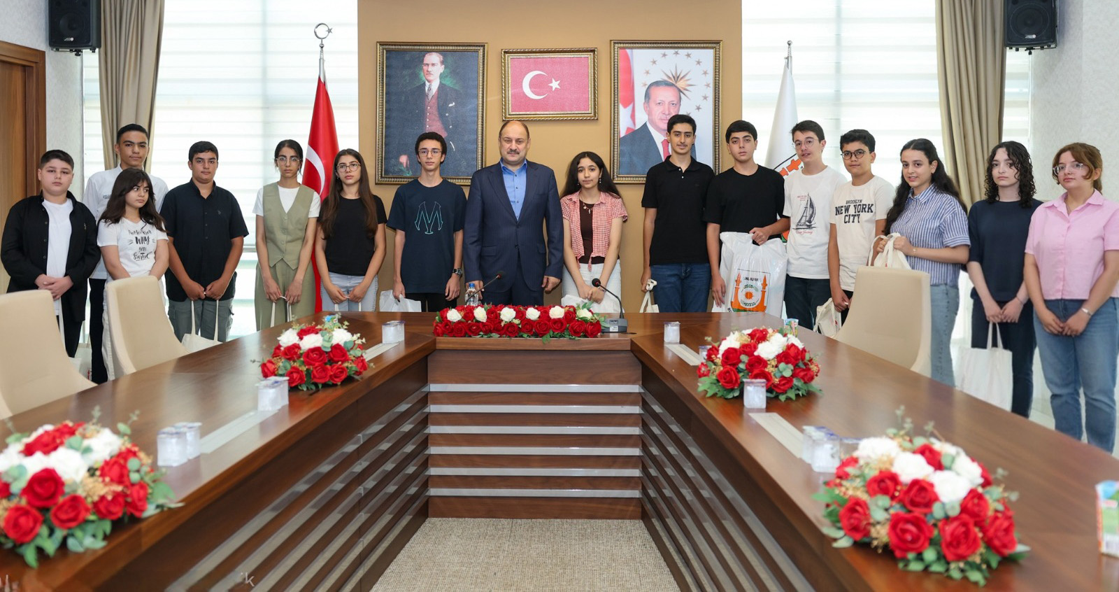 BAŞKAN GÜLPINAR: “ŞANLIURFA, BAŞARILI GENÇLERİYLE ANILSIN İSTİYORUZ”